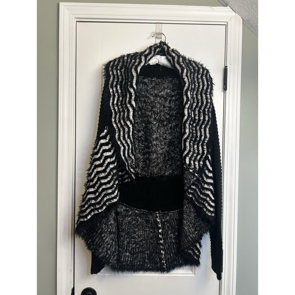 Elsea & Theodore Zebra Knit Cardigan Sweater Black White L Rose Brooch Chic Top - Picture 2 of 14